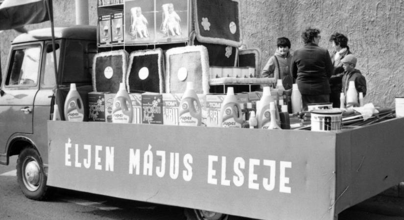 Retró fotókon a május 1-jei felvonulás: ilyen volt az ünnep Komárom-Esztergomban a régen