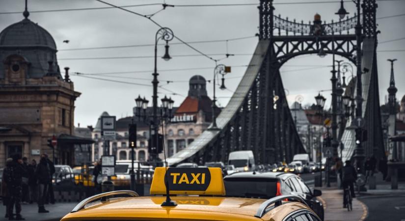 Ingyenes parkolás jön, de sokakat érhet meglepetés Budapesten