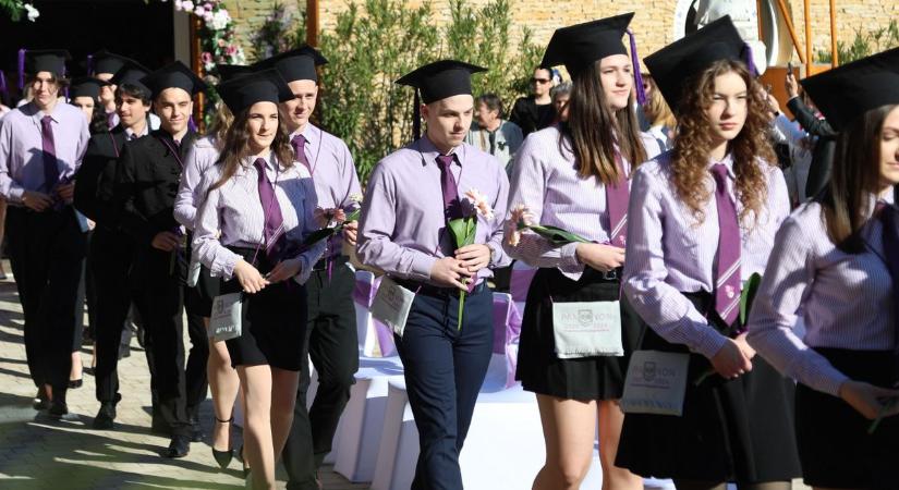 POK-ballagás: Kezdjetek el élni, hogy legyen mit mesélni! – képgalériával