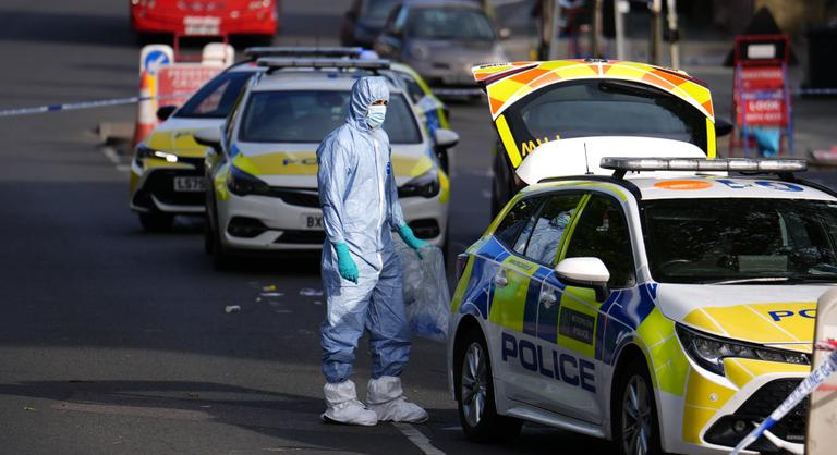 „Súlyos” fokozatra emelték a brit terrorkészültséget a Golders Green-i késelés után