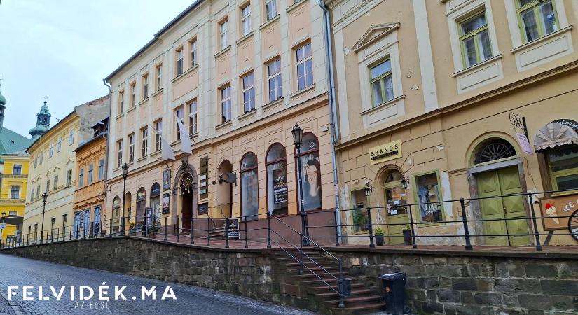 A selmecbányai trotuar, a mindenkori korzózás színtere