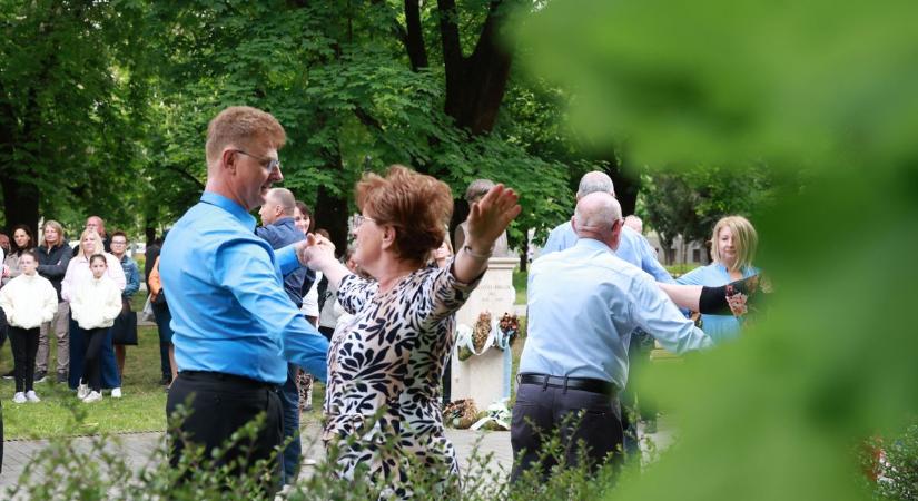 Ritmusra lüktetett Szekszárd a Tánc Világnapján (galéria)