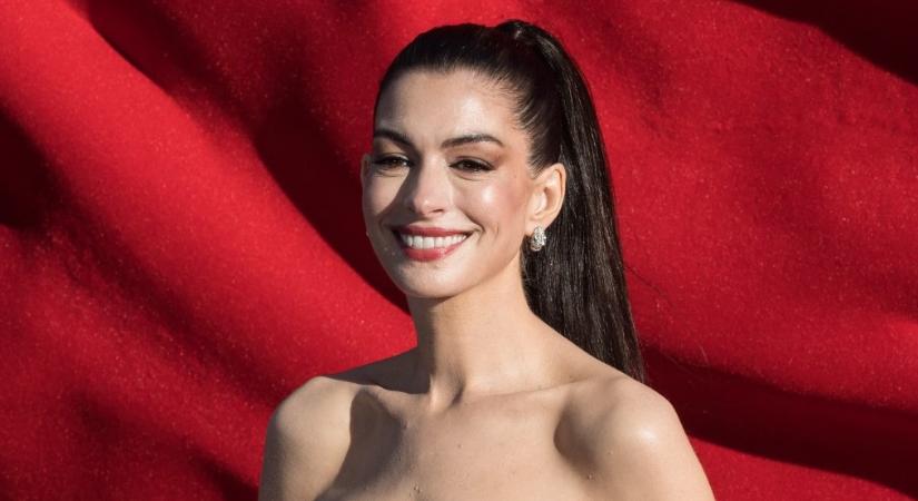 Anne Hathaway teljes fitneszterve 41 évesen: hajnali edzések, növényi étrend és egy 3 perces rutin, amit te is kipróbálhatsz