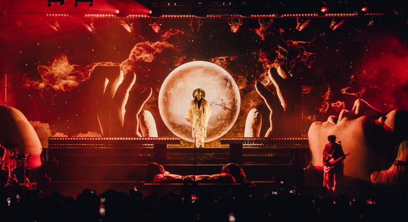 Az Empire Of The Sun újraépíti saját univerzumát és ezt Budapestre is elhozza