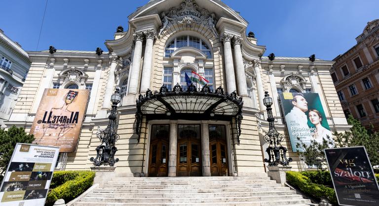 Jókai műve megbukott, I. Ferenc József is elszunyókált rajta, majd a szünetben távozott