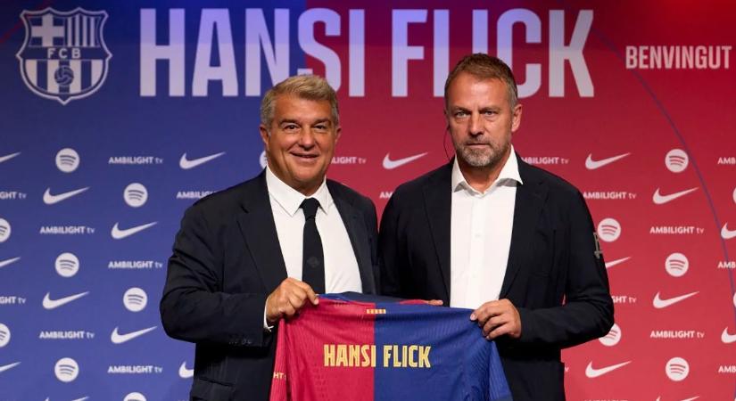 Hansi Flick hosszabbít Barcelonában – sajtóhír