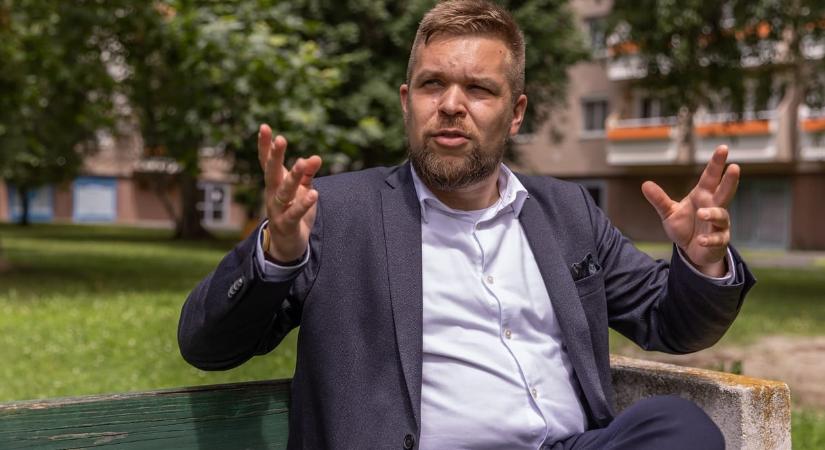 A győri polgármester szerint a helyi fideszes propagandalapnál több pénz ment el a fiktív munkavállalókra, mint az „újságírókra”