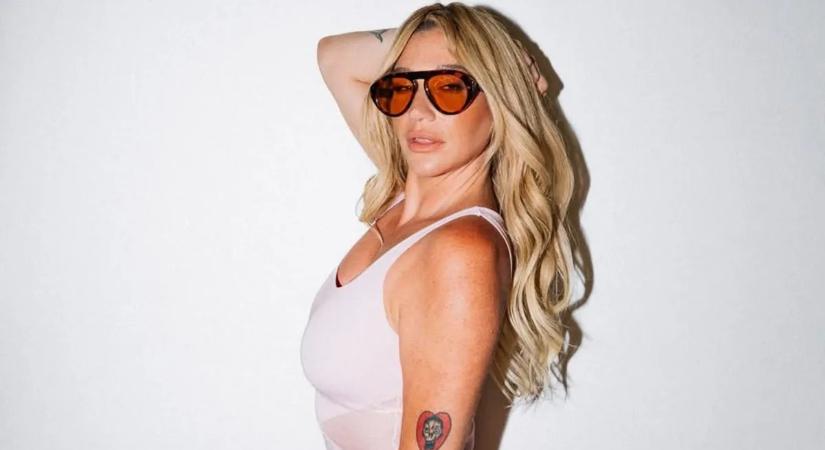 Meztelenül fürdőzött a tengerben Kesha – kiakadtak a rajongók