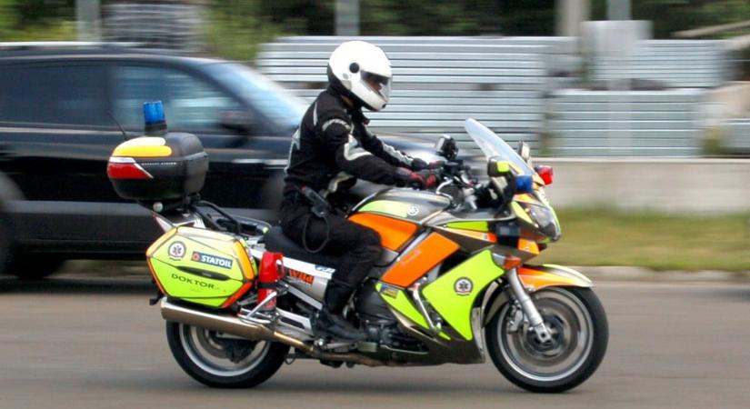 Száguldó életmentők az utcákon: 4 mentőmotor és két mentőkerékpár is szolgálatba áll mától Budapesten