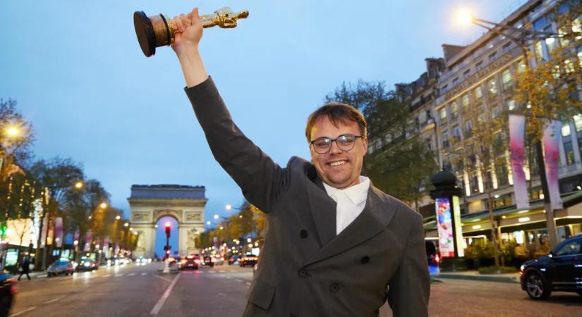 Eltűnt a Senki tanár úr rendezőjének Oscar-díja, miután nem vihette fel kézipoggyászban a repülőre