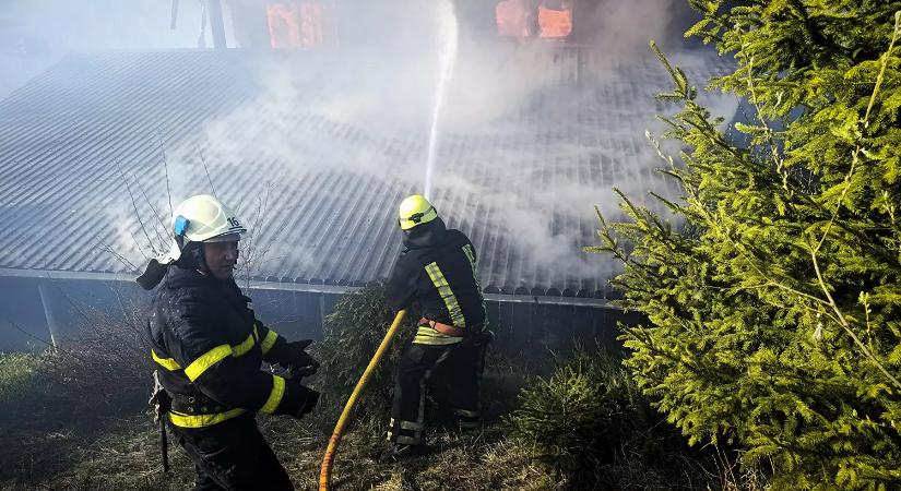 Kárpátalján kigyulladt egy szállodakomplexum
