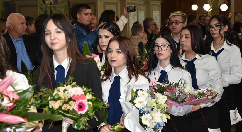 Emlékekkel a szívükben indulnak álmaik útján: így búcsúztak a Terplán végzősei – galériával
