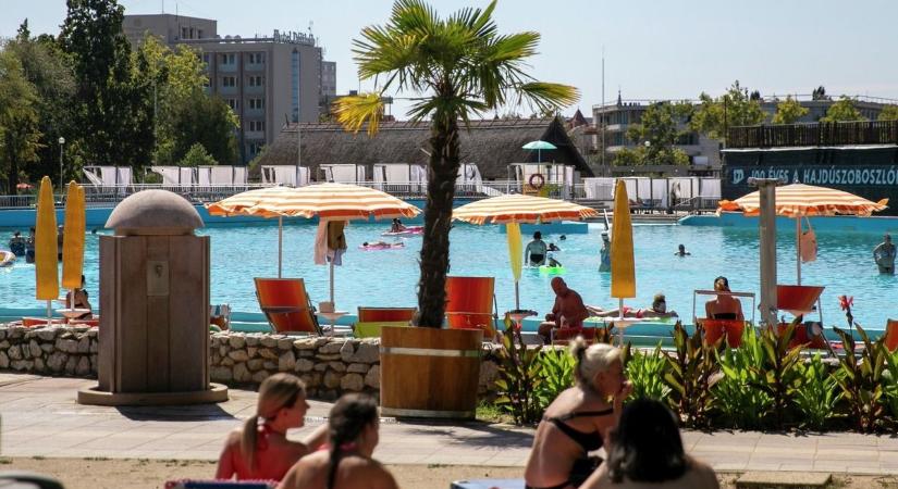 Még csak kopogtat a nyár, de Hajdú-Bihar legjobb strandján már elkezdődött a szezon!