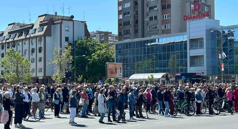 A 18 hónappal ezelőtti tragédiára emlékeztek Újvidéken