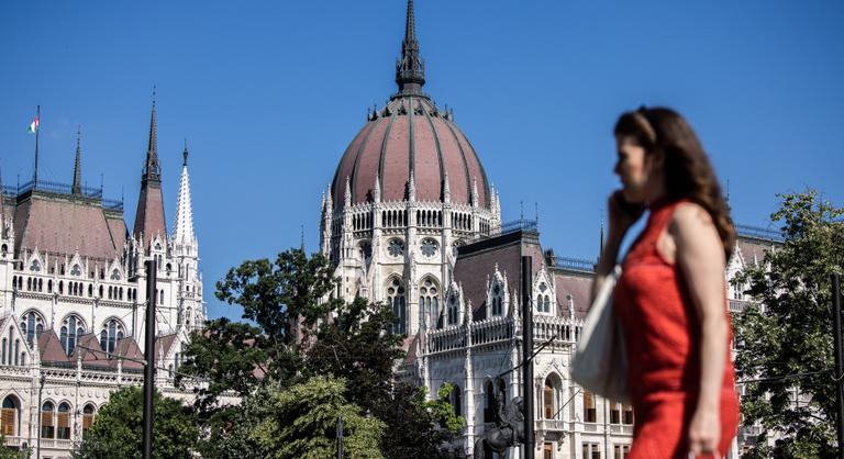 Megdöbbentő adatok: a magyar dolgozók minden tíz forintjából négy az államé
