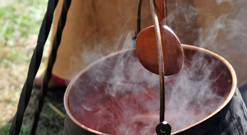 Szombaton rekordra készülnek: 1600 főre főznek bolognai spagettit Kalocsán