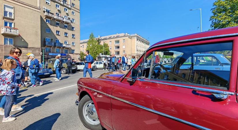 Folyamatosan érkeztek az emberek a Sugárúti Fesztiválra