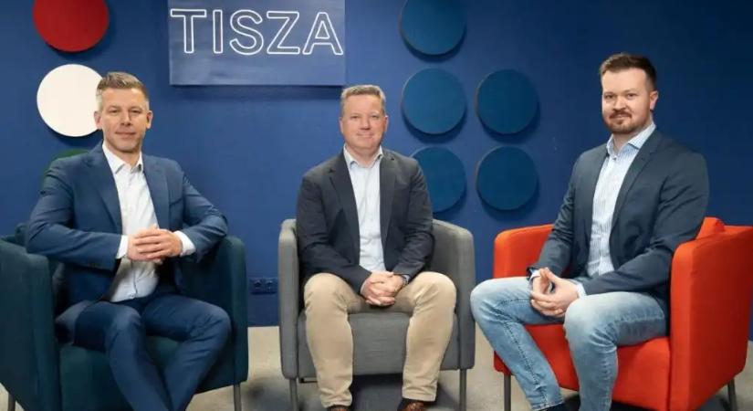 A rendvédelem jövőjéről tárgyalt Magyar Péter és a leendő belügyminiszter Szabó Bencével