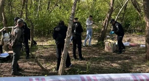 Csecsemő holttestét találták egy táskában egy lembergi parkban