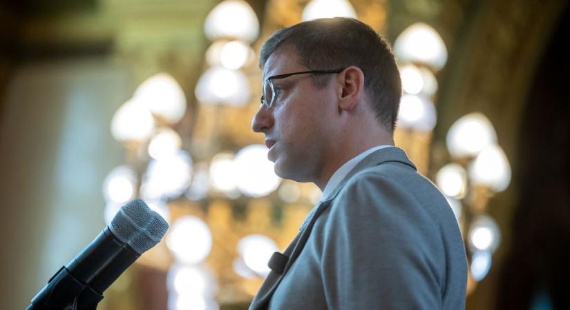 Gulyás Gergely bejelentette, ki veszi át Szécsi Zoltán helyét a parlamentben