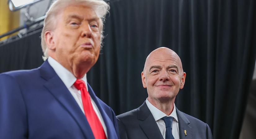 A FIFA elnöke a focivébé miatt beintett Donald Trumpnak, aki ütős választ adott