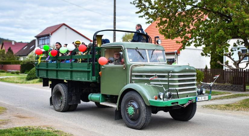 A recskieknek nem akármilyen ébresztőjük volt május első reggelén