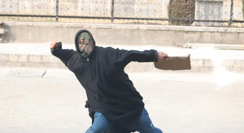Anarchistákkal csapott össze a rendőrség