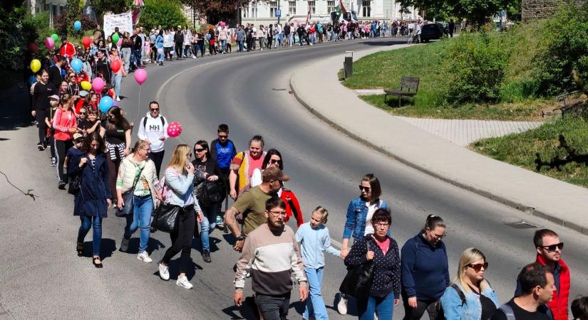 Felvonulástól a „majális bajnokáig”: így ünnepel a város