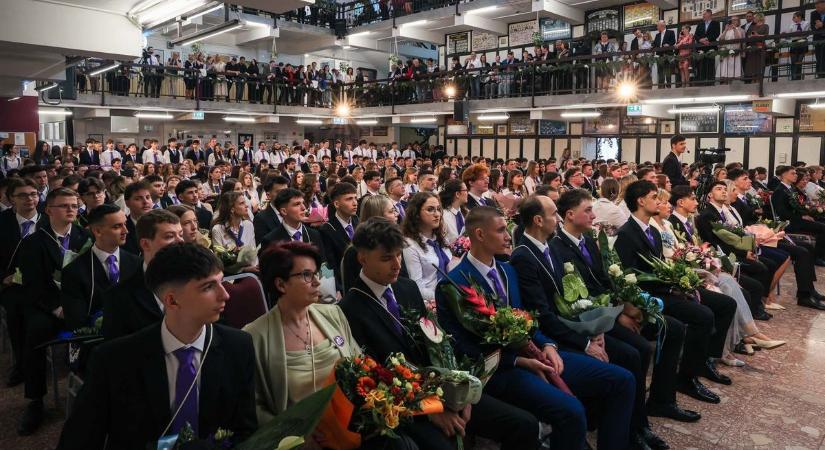 Elballagtak az egri lilaiskolások is - fotókkal
