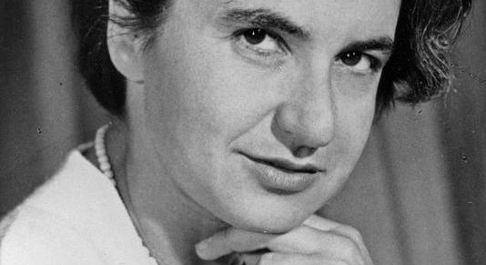 Ő oldotta meg a biológia egyik legnagyobb rejtélyét, de a kollégái a háta mögött bezsebelték a Nobel-díjat