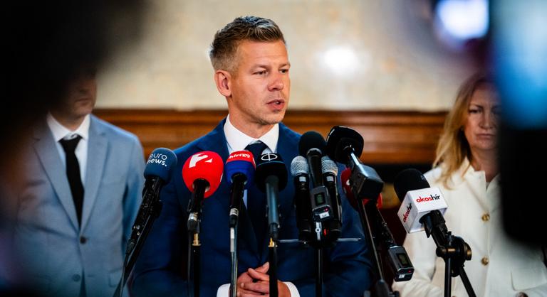Magyar Péter a pénz visszautalásával rövidre zárna egy kényes kérdést, és erős üzenetet küldene vele