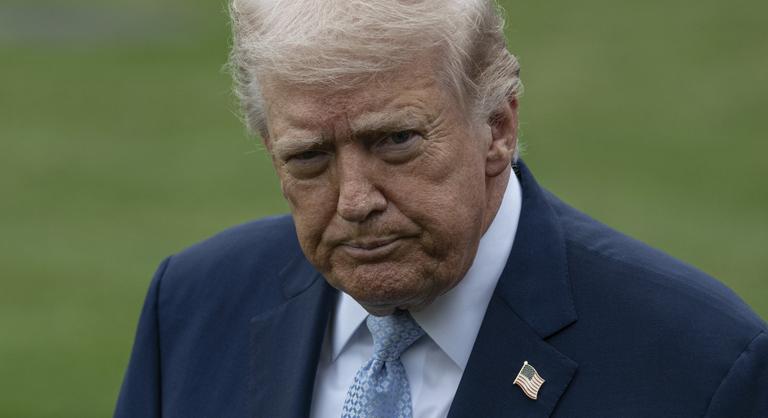 Donald Trump nagyon felhúzta magát, kőkemény, 25 százalékos vámot vet ki az Európai Unióból érkező járművekre