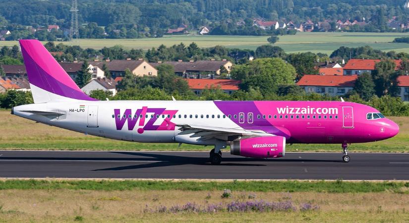 Kitört a pánik: csak harmadszorra sikerült a leszállás a Wizz Air budapesti járatának
