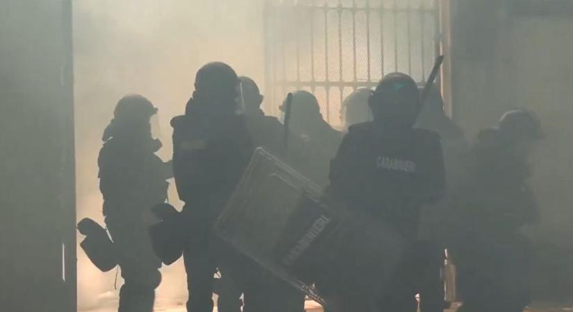 Több száz anarchista csapott össze a rendőrökkel egy május 1-i tüntetésen Torinóban (VIDEÓ)
