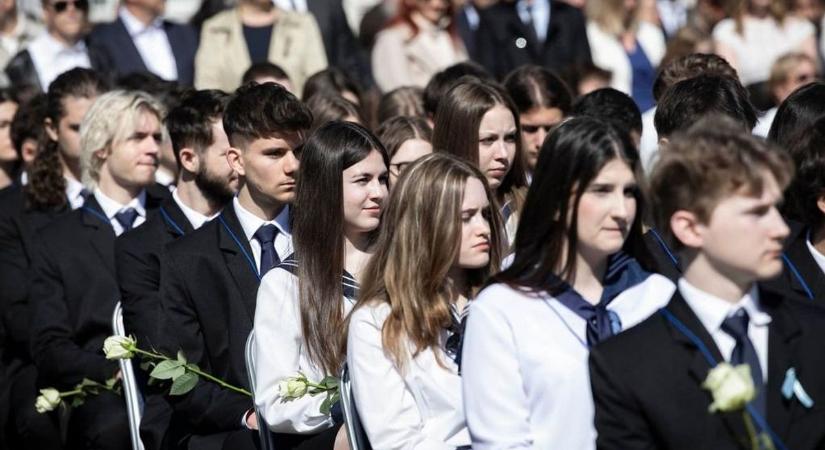 Fél lábbal a nagybetűs életben! Elballagtak a zrínyisek is (galéria)