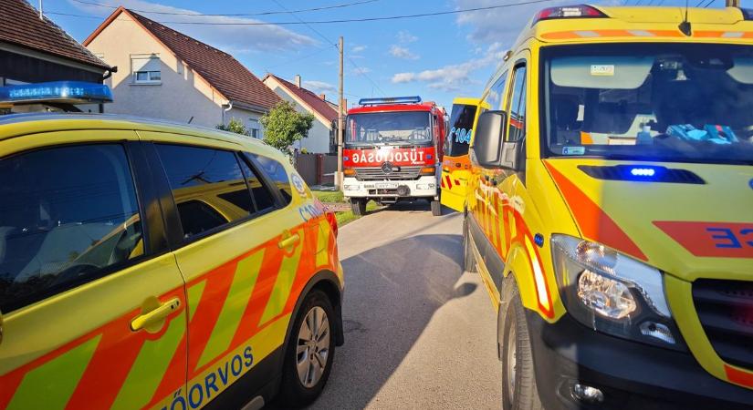 Helyszíni fotók: Kútba esett egy férfi Balogunyomban, egy ismerősnek köszönhetően élte túl