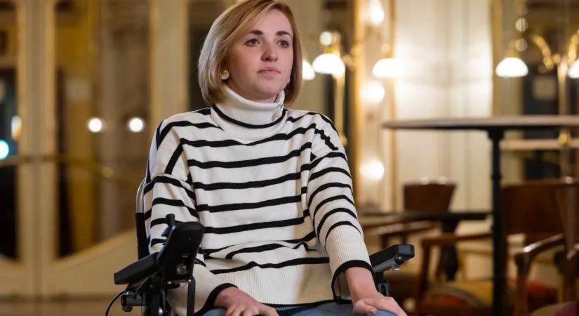 "Szeretnék legalább a kerekesszékben boldog lenni" - egyre súlyosabb Tóth Niki, a lebénult balerina állapota