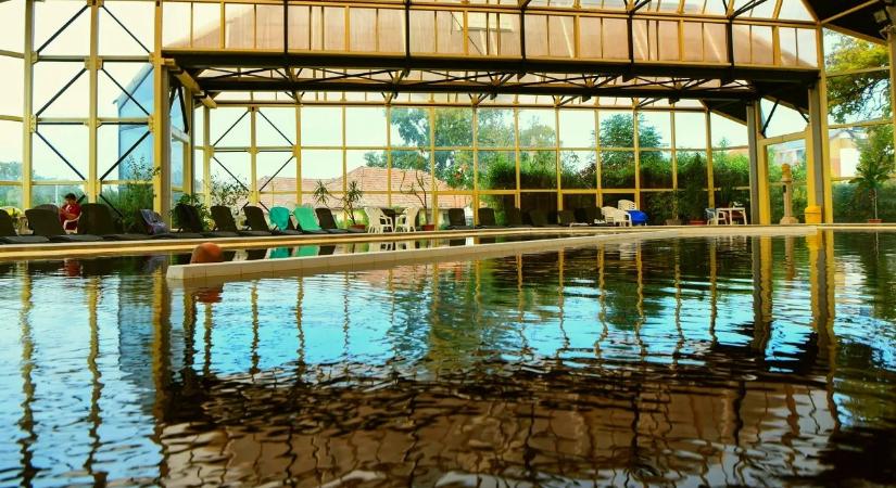 Gyógyvizes fürdőzés 999 és 2000 forintért a Dél-Alföldön