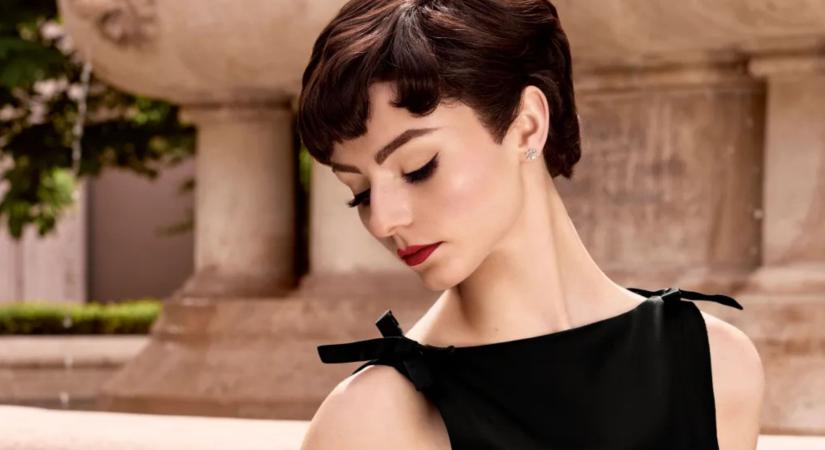 Rá sem ismerni az Audrey Hepburnt alakító színésznőre, Budapesten forog a hollywoodi film (képek)