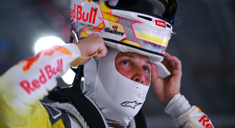Kínos baki, az F1 hibája miatt bűnhődik a pilóta