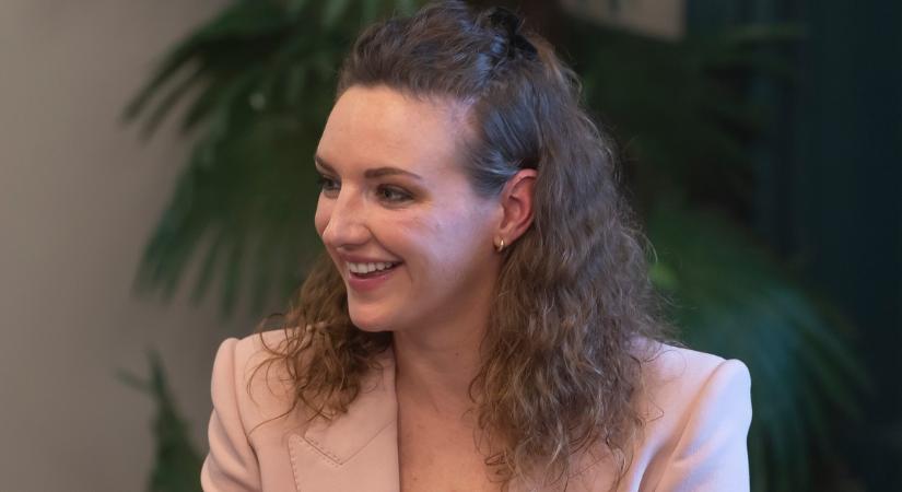 Elolvadunk: tündéri apa-lánya fotó érkezett Hosszú Katinka kisebbik lányáról
