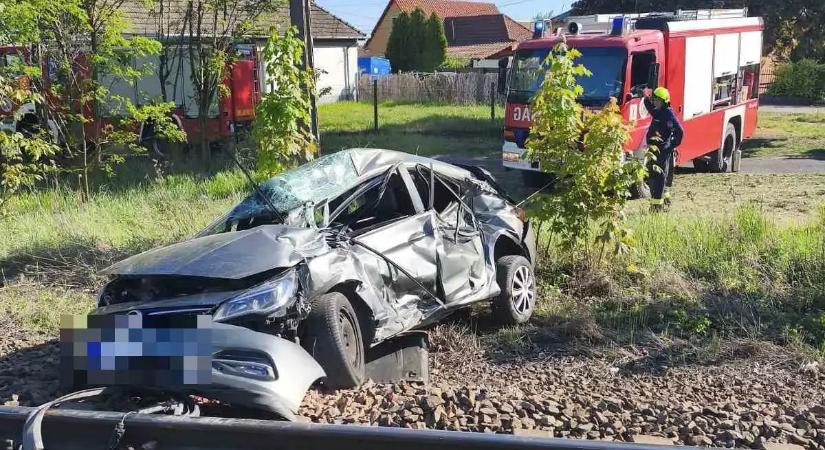 Durva fotókon debreceni vonalat is érintő súlyos vonatbaleset