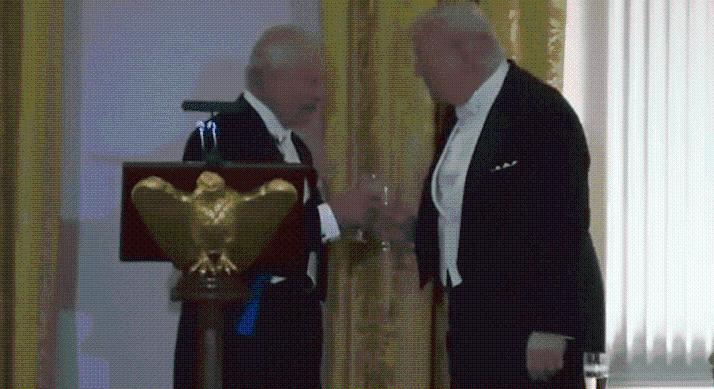 Királyi látogatás után jött a nagy bejelentés – Donald Trump eltörli a skót whisky vámját Amerikában