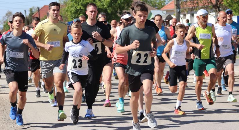 Minden korosztály képviseltette magát a nyárlőrinci emlékfutáson  fotók