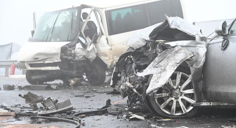 Drámai ütközés a kereszteződésben – lezárták a 34-es főutat Kunhegyesen