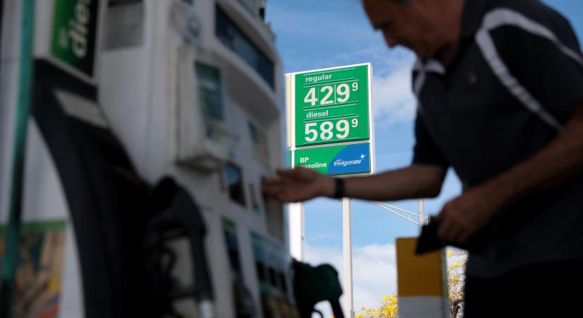 Már működik a kormány új adókedvezménye: lefelé tartanak a benzinárak