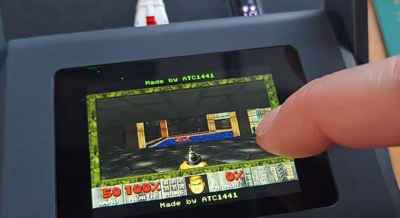 Már hordozható Wi-Fi routerre is felhekkelték a Doom-ot