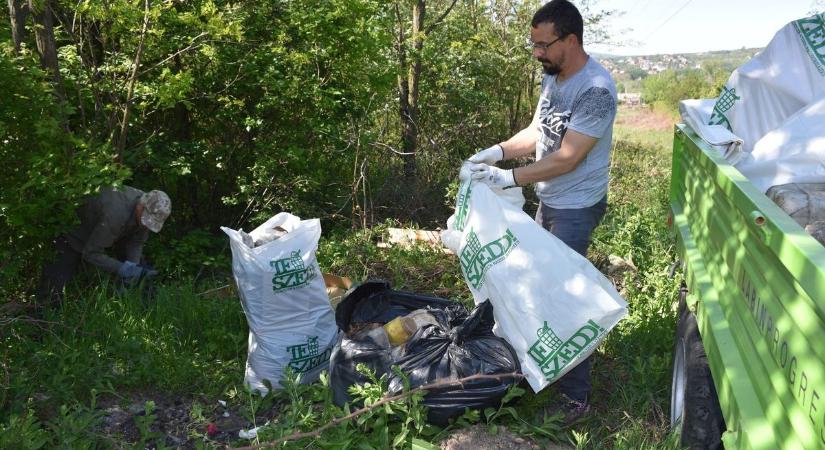 Az 50 forintos palackokat már nem dobálják el, mégis 53 zsák szemét gyűlt össze a Mátraalján