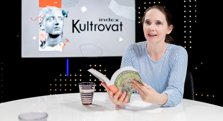 A férfi a szakállas főnyeremény, őt akarja mindkét nő becserkészni