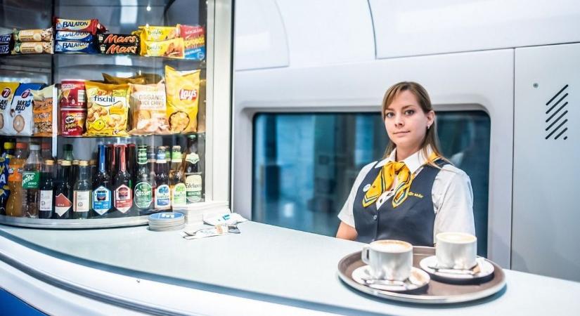 Koccintásra invitál a MÁV - étkezőkocsit kaptak a keszthelyi InterCityk